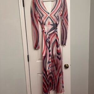 TALULAH Vibrant Long Sleeve Chevron Dress